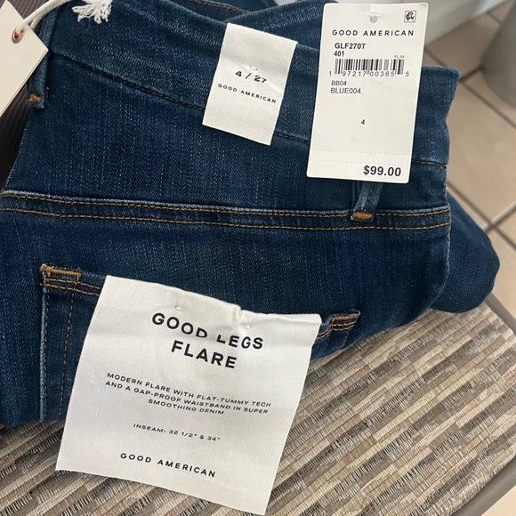 Good American Good Legs Flare Jeans - Picture 5 of 5